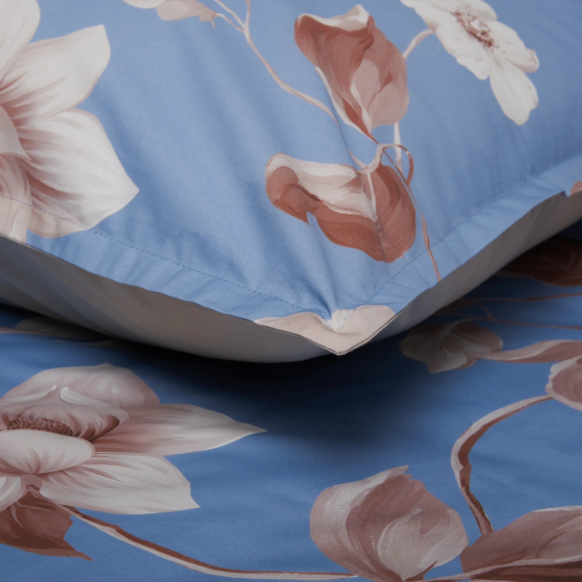 Completo Lenzuola in Percalle di Cotone Fantasia Floreale - Rosewood - Image 2