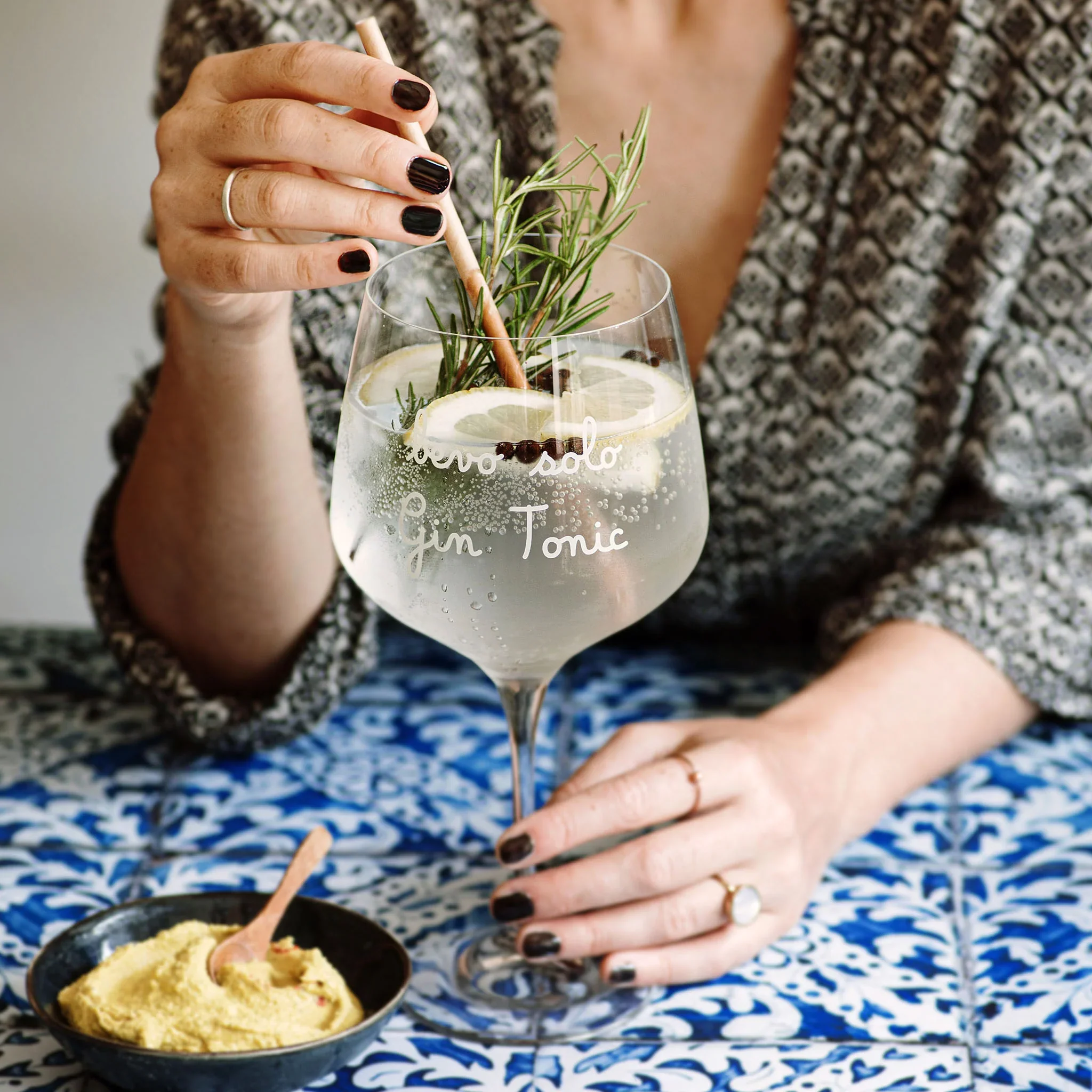 Set 2 Calici da Cocktail in Vetro Serigrafati - Bevo Solo Gin Tonic